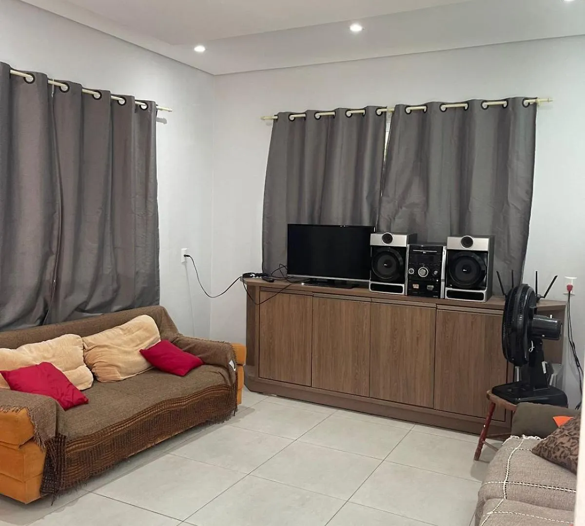 Vakantiehuis Casa A 300 Mts Da Praia - 4 Quartos Sendo 2 Suites, Ar Condicionado Palhoça Brazilië