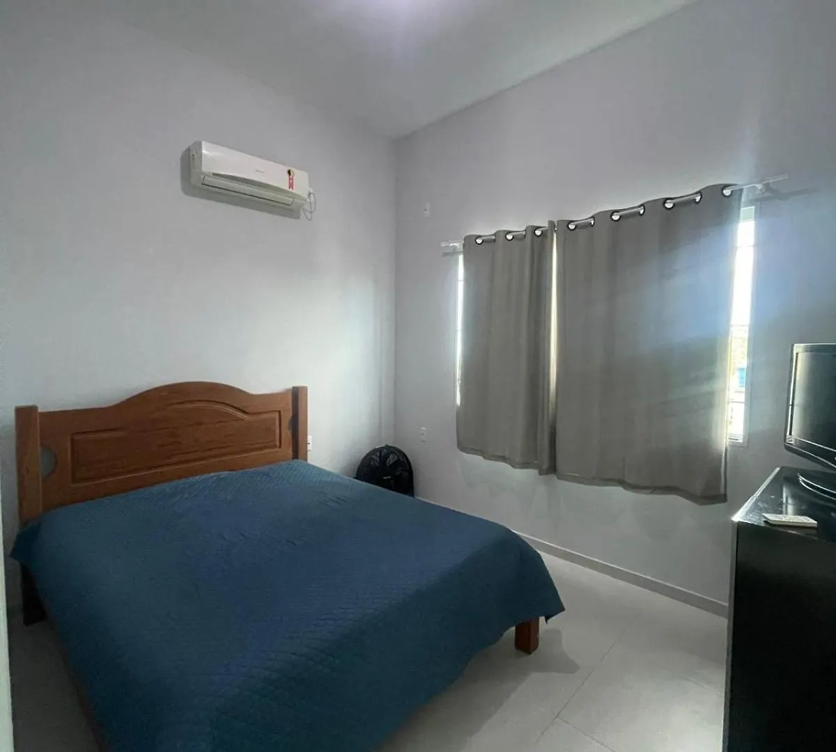 Casa A 300 Mts Da Praia - 4 Quartos Sendo 2 Suites, Ar Condicionado Palhoça 0*,  Brasil